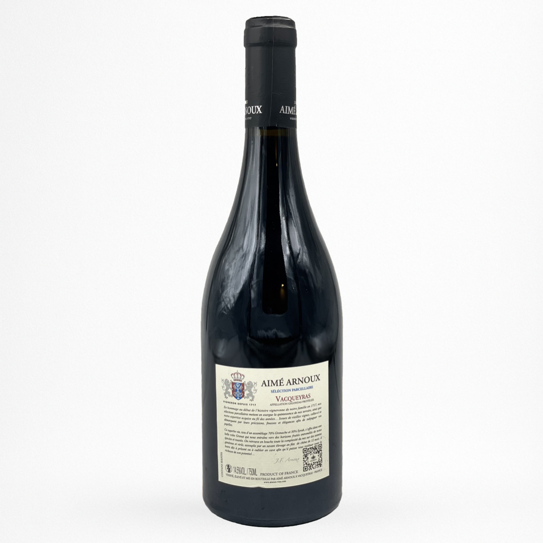 Bouteille de Vacqueyras Sélection Parcellaire Aimé Arnoux, vin rouge, contre etiquette sur fond blanc