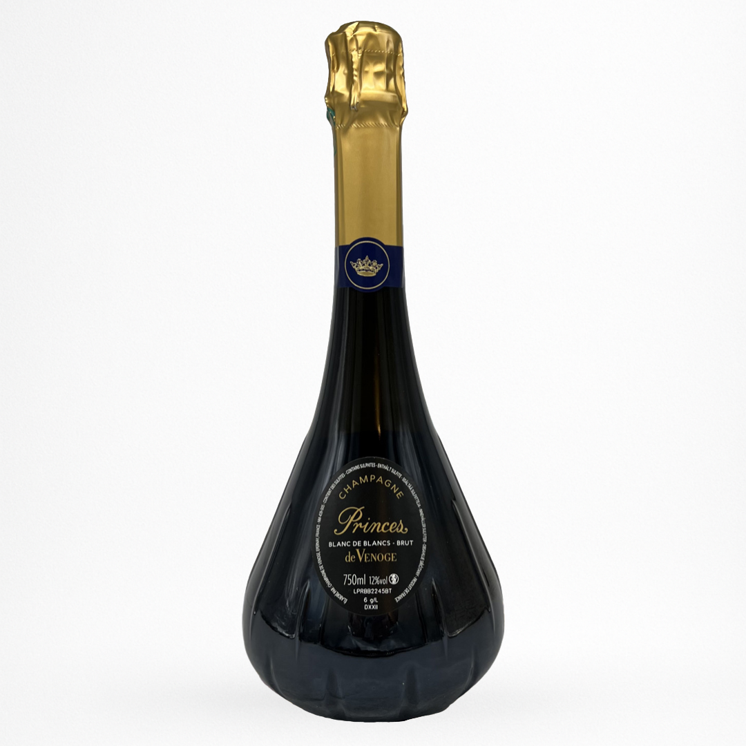 Bouteille de Princes Blanc de Blancs NV Champagne De Venoge, Champagne, vin effervescent blanc, contre etiquette sur fond blanc