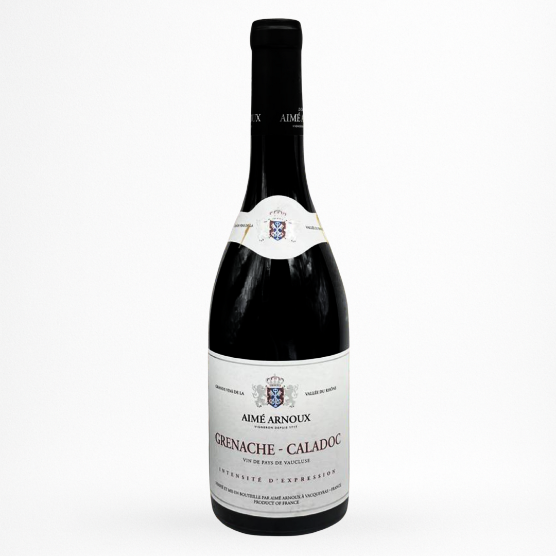 Bouteille de Grenache Caladoc Récolte Aimé Arnoux, Vin de Pays de Vaucluse, vin rouge, vue de face sur fond blanc