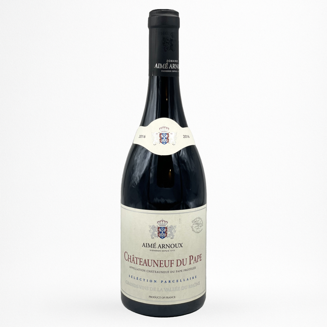 Bouteille de Châteauneuf-du-Pape Sélection Parcellaire Aimé Arnoux, vin rouge, vue de face sur fond blanc