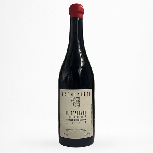 Bouteille de Il Frappato Arianna Occhipinti, Terre Siciliane, vin rouge, vue de face sur fond blanc