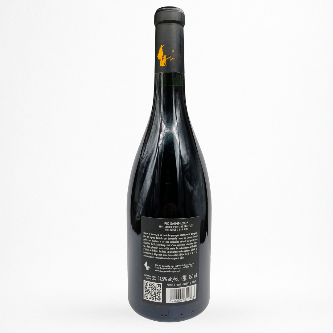 Bouteille de Larmanela Bergerie du Capucin, Pic-Saint-Loup, vin rouge, contre etiquette sur fond blanc
