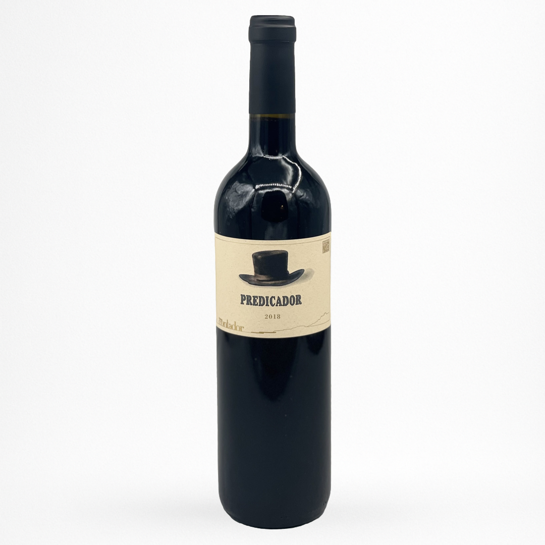 Bouteille de Predicador Bodega Contador, Rioja, vin rouge d’Espagne, vue de face sur fond blanc