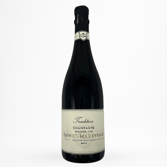 Bouteille de Brut Tradition NV 1er Cru Champagne Gonet-Medeville, Champagne, vin effervescent blanc, vue de face sur fond blanc