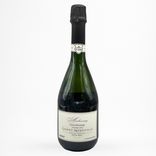 Bouteille de La Grande Ruelle Extra-Brut 2007 Champagne Gonet-Medeville, Grand Cru, vin effervescent blanc, vue de face sur fond blanc