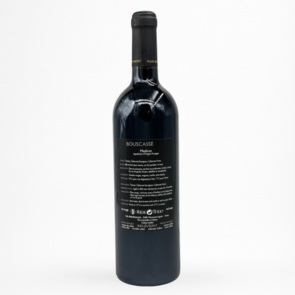 Vin rouge de Madiran – Château Bouscassé (Alain Brumont) – bouteille 75 cl,  contre étiquette noire et dorée, fond blanc.