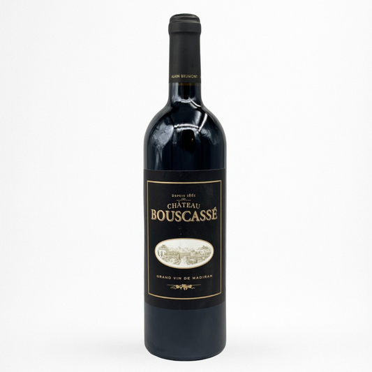 Vin rouge de Madiran – Château Bouscassé (Alain Brumont) – bouteille 75 cl, étiquette noire et dorée, fond blanc.