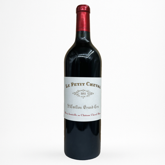 Le Petit Cheval 2011 – Saint-Émilion Grand Cru (Château Cheval Blanc), vin rouge de Bordeaux, bouteille packshot sur fond blanc