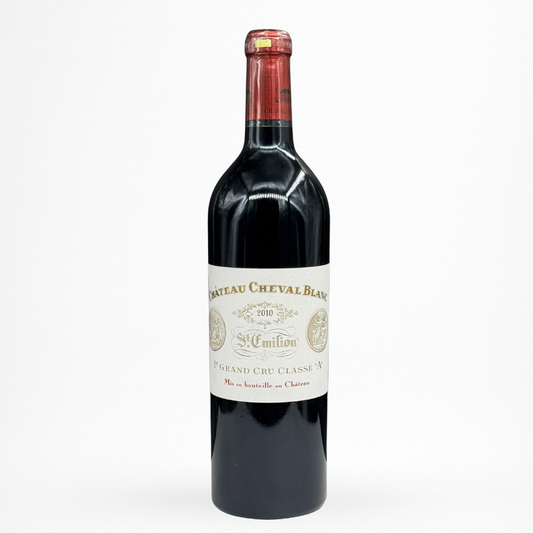 Bouteille de Château Cheval Blanc – Saint-Émilion Grand Cru AOC – vin rouge, packshot sur fond blanc