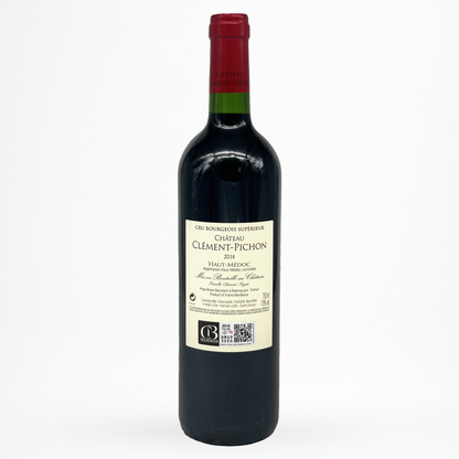 Bouteille de Château Clément-Pichon Haut-Médoc, vin rouge Bordeaux (Cru Bourgeois Supérieur) contre etiquette