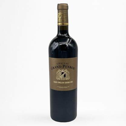Bouteille de vin Château Grand Peyrou 2020 en Saint-Emilion Grand Cru sur fond blanc