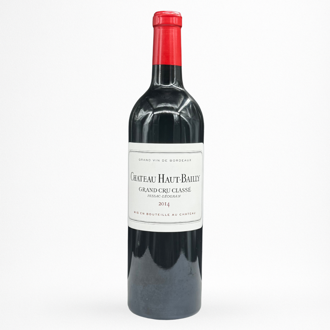 Château Haut-Bailly – Pessac-Léognan (Bordeaux), vin rouge, bouteille 75 cl sur fond blanc