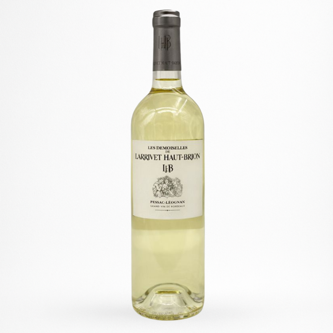 Château Larrivet Haut-Brion – Les Demoiselles Blanc 2021, Pessac-Léognan ; bouteille de vin blanc en packshot sur fond blanc avec étiquette crème