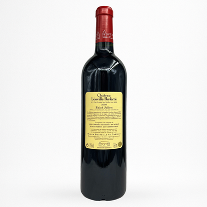 Contre etiquette de Bouteille de vin rouge Château Léoville Poyferré 2009 Saint-Julien, étiquette jaune, capsule rouge, verre sombre sur fond blanc