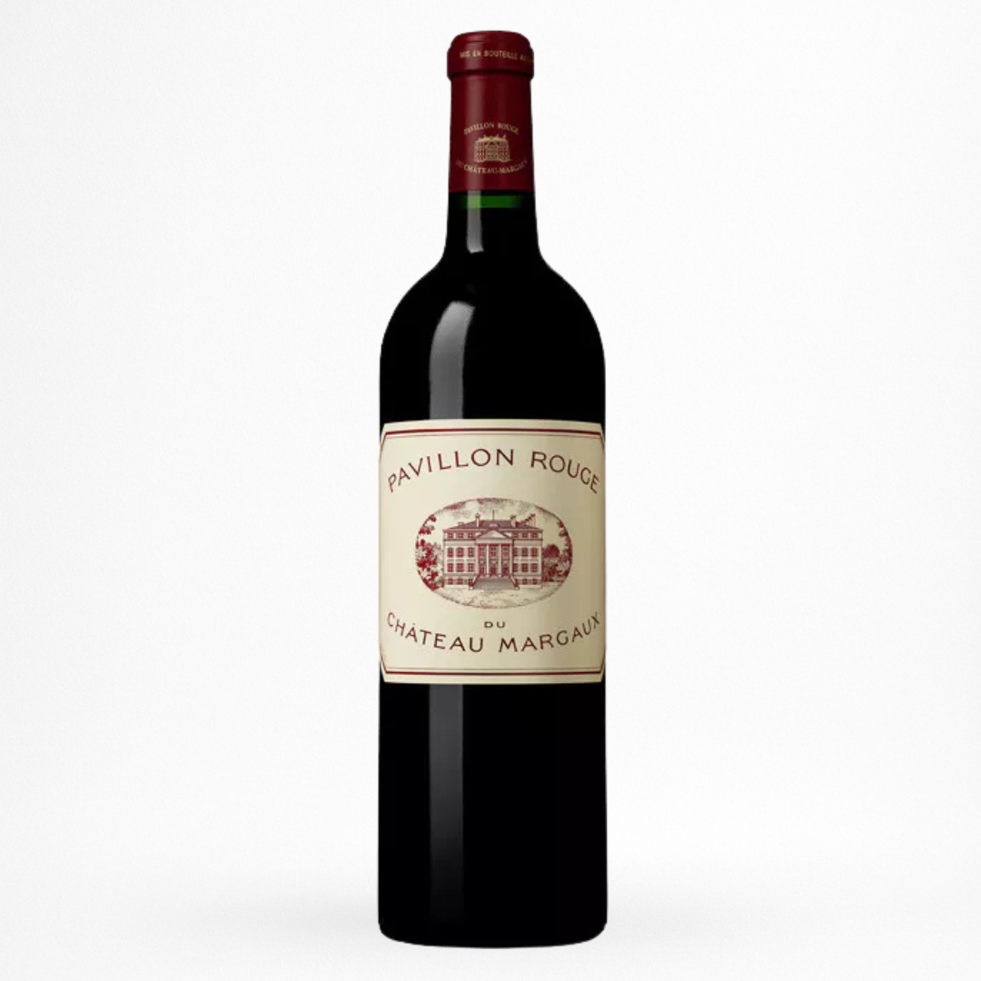 Bouteille de vin Château Margaux Pavillon Rouge 2005 en AOC Margaux sur fond blanc