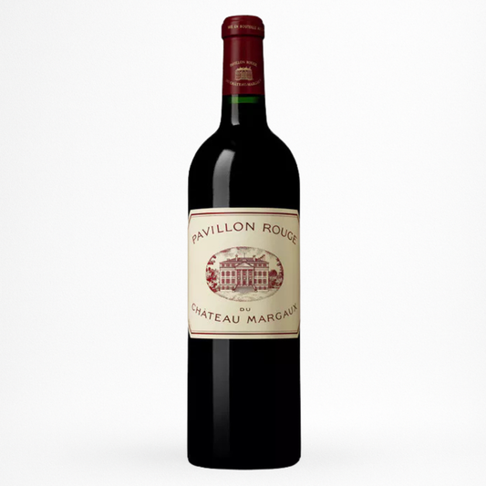 Bouteille de vin Château Margaux Pavillon Rouge 2005 en AOC Margaux sur fond blanc