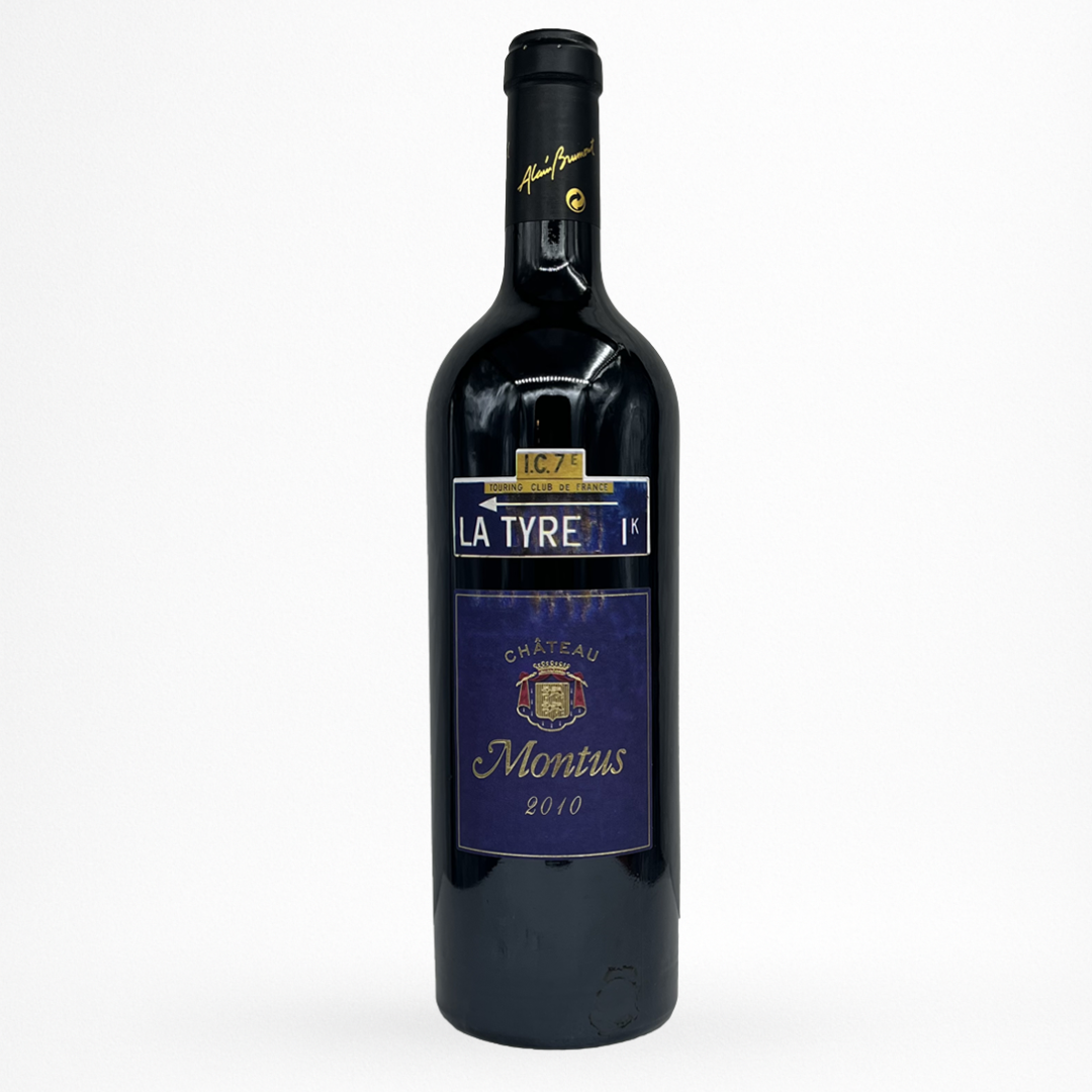 Bouteille de vin rouge Château Montus La Tyre 2010 Madiran, étiquette bleue, capsule noire, fond blanc