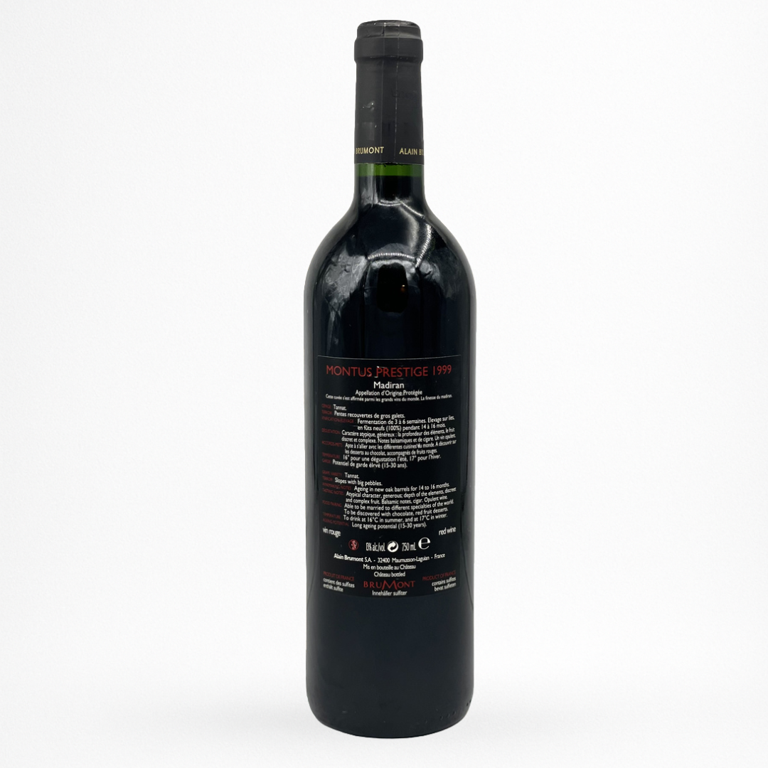 Bouteille de vin rouge Château Montus Prestige 1999 Madiran, contre étiquette noire, capsule noire, fond blanc