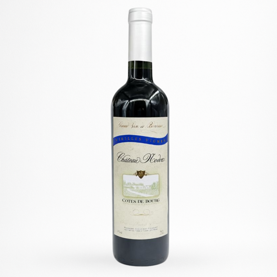 Bouteille de Château Nodot – Cuvée Vieilles Vignes 2021 (Côtes de Bourg), vin rouge : bouteille bordelaise sombre avec capsule blanche, étiquette crème avec bandeau bleu “VIEILLES VIGNES”, mention “Château Nodoz” au centre et “Côtes de Bourg” en bas.