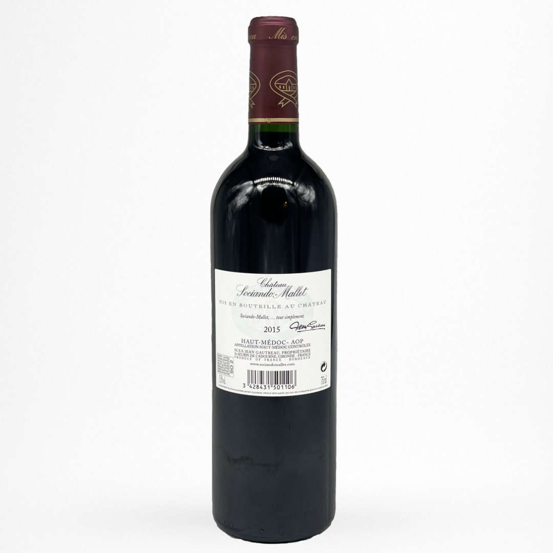Château Sociando-Mallet 2015 – Haut-Médoc AOC, vin rouge de Bordeaux (75 cl) – bouteille packshot sur fond blanc, contre étiquette “Jean Gautreau” bien visible.