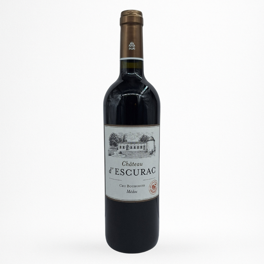 Bouteille de Château d’Escurac — Cru Bourgeois, Médoc (vin rouge de Bordeaux) sur fond blanc.