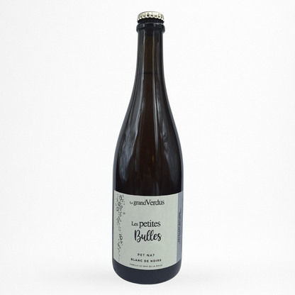 Bouteille de vin pétillant brut pet nat Le Grand Verdus Les Petites Bulles, verre brun, étiquette blanche, fond blanc