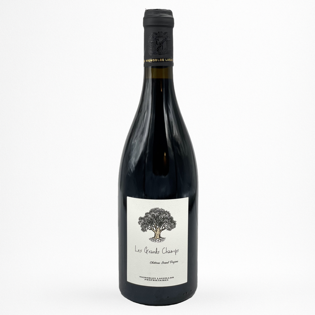 Bouteille de vin Château Grand Peyrou Les Grands Champs 2018 en Castillon Côtes de Bordeaux sur fond blanc