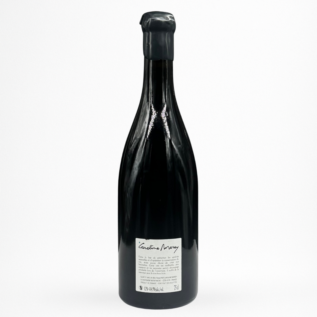 Domaine Caroline Morey – Chassagne-Montrachet Village (AOC), vin de Bourgogne, Côte de Beaune – contre etiquette bouteille 75 cl sur fond blanc.