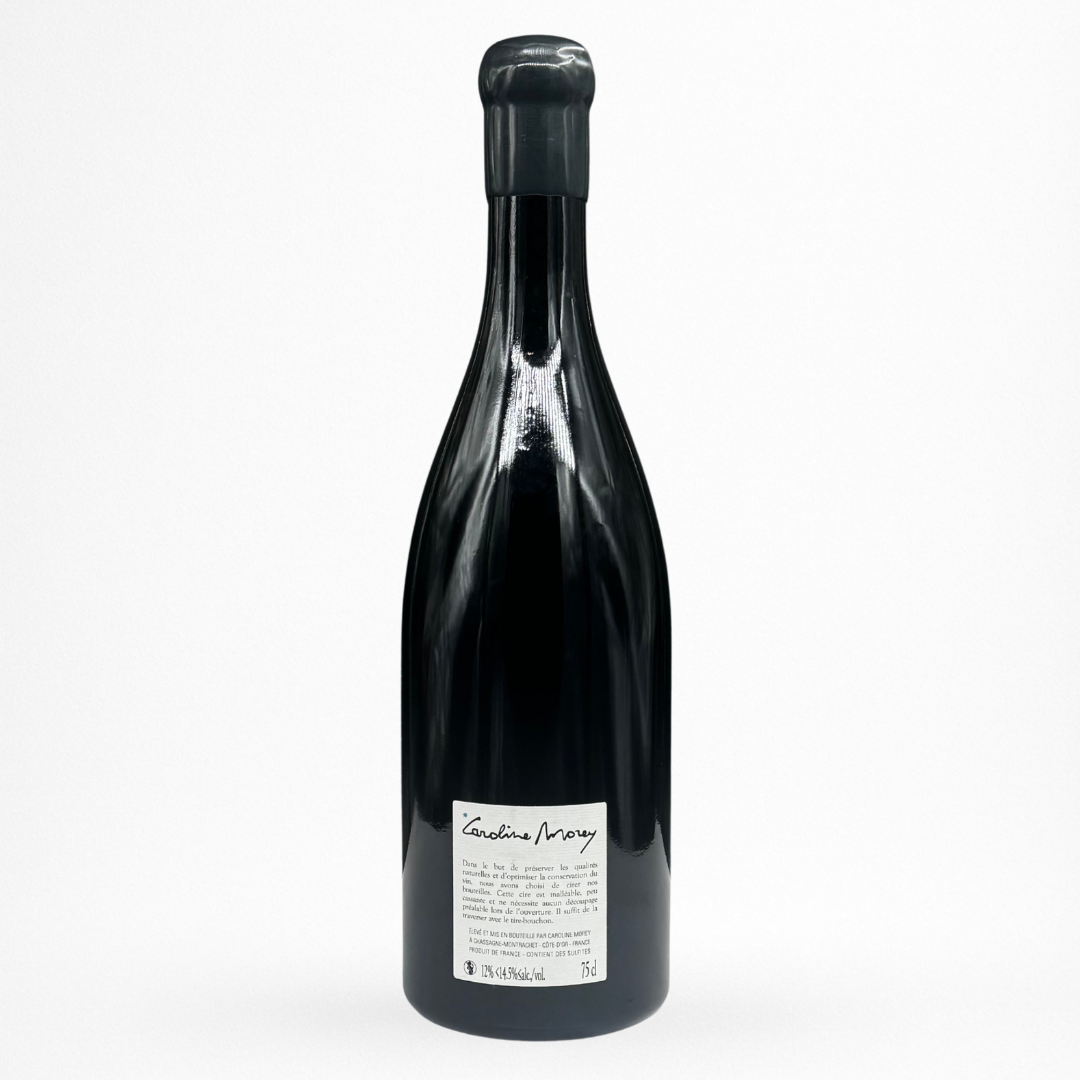 Domaine Caroline Morey – Les Chambrees, Chassagne-Montrachet AOC, vin blanc de Bourgogne, contre etiquette bouteille 75 cl, packshot sur fond blanc.