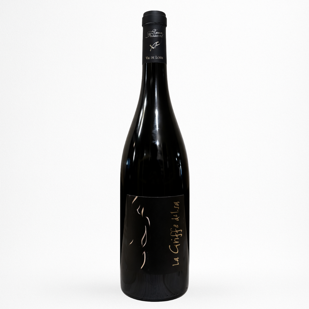 Bouteille de vin Xavier Frissant La Griffe d’Isa 2018 en AOC Touraine Amboise sur fond blanc